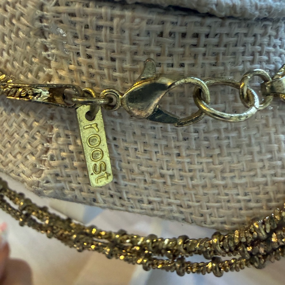 Elegant Gold-Toned‎ Necklace - Picture 5 of 6